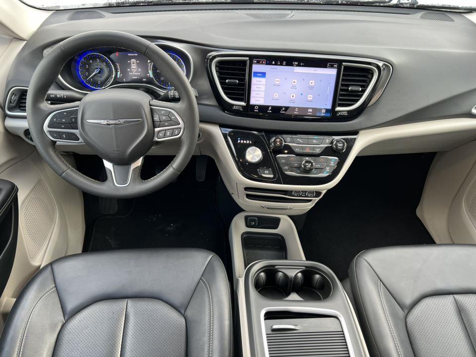 Used 2024 Chrysler Pacifica Touring L Minivan - photo 2