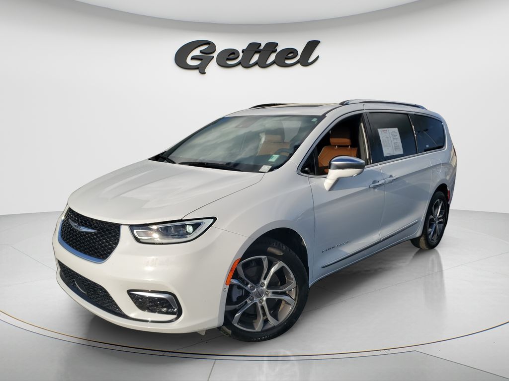 Used 2024 Chrysler Pacifica - photo 1