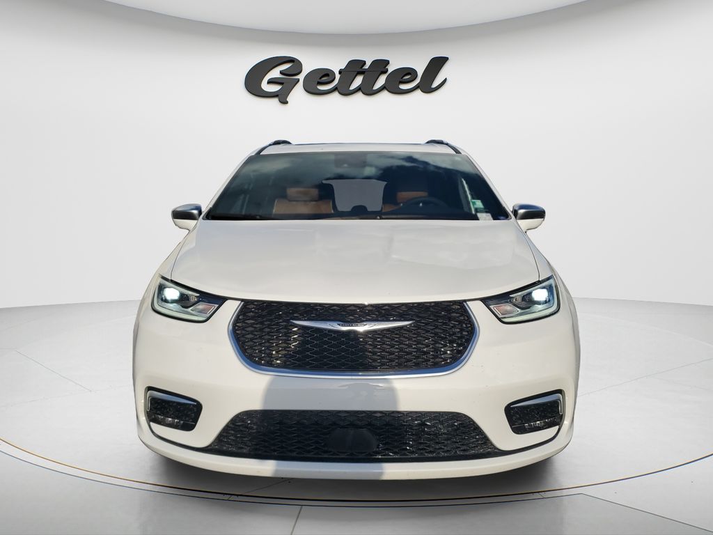 Used 2024 Chrysler Pacifica - photo 2