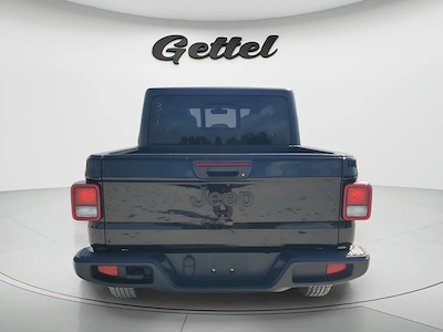 Used 2023 Jeep Gladiator - photo 1