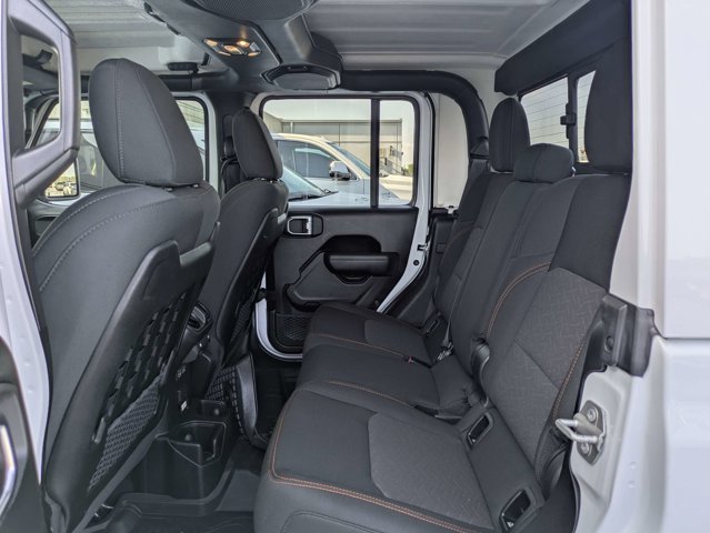 Used 2023 Jeep Gladiator - photo 27