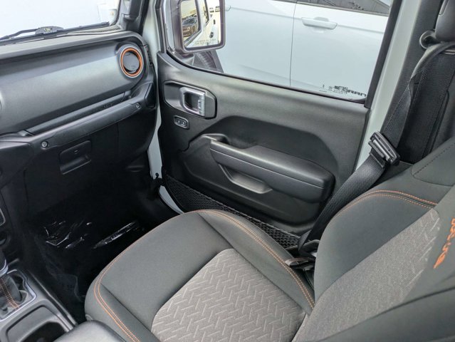 Used 2023 Jeep Gladiator - photo 31