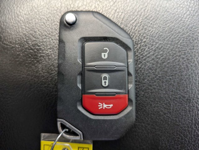 Used 2023 Jeep Gladiator - photo 14