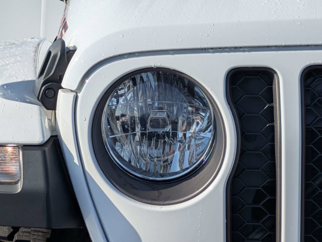 Used 2023 Jeep Gladiator - photo 23