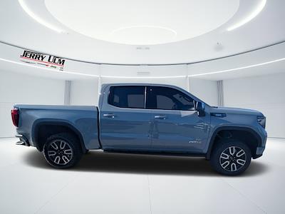 Used 2024 GMC Sierra 1500 - photo 2
