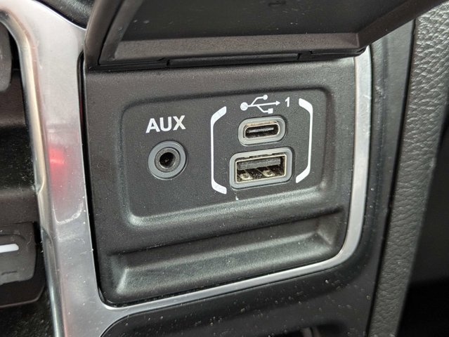 Used 2023 Jeep Gladiator - photo 2