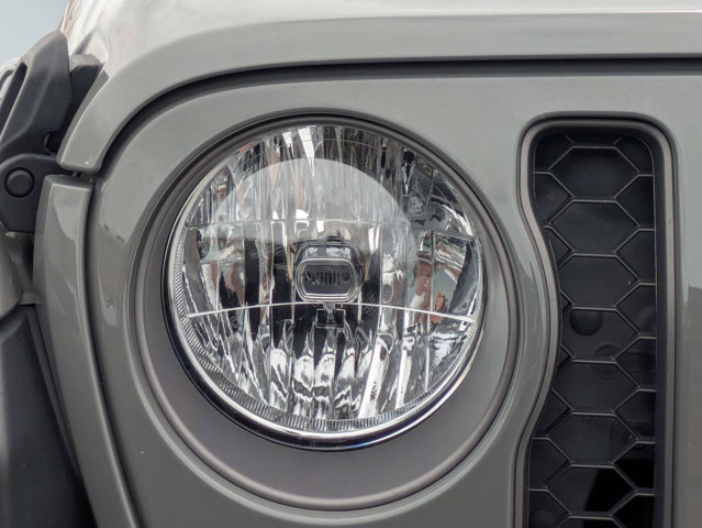 Used 2023 Jeep Gladiator - photo 18
