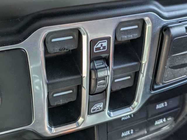 Used 2021 Jeep Gladiator - photo 20