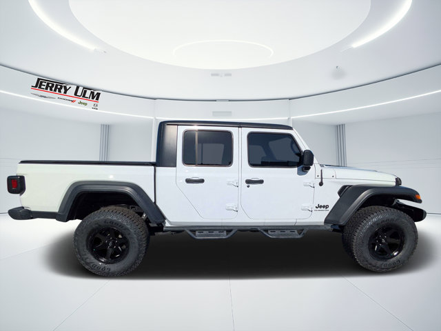 Used 2021 Jeep Gladiator - photo 2