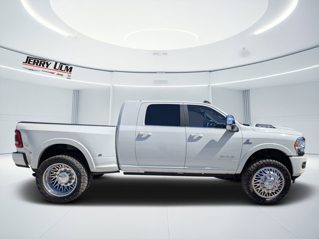 Used 2023 Ram 3500 - photo 2