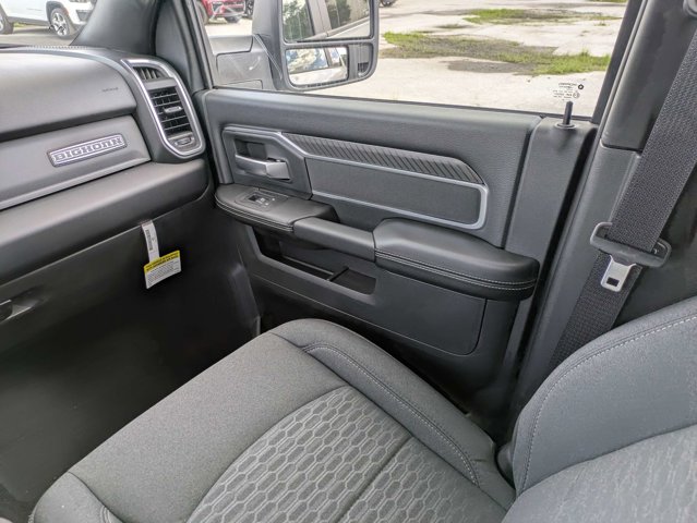 New 2026 Ram 3500 - photo 19