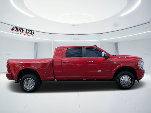 Used 2022 Ram 3500 - photo 2