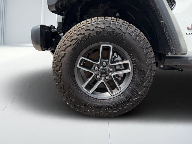 Used 2025 Jeep Gladiator - photo 12