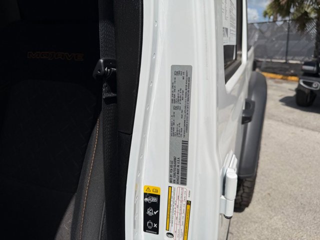 Used 2025 Jeep Gladiator - photo 16