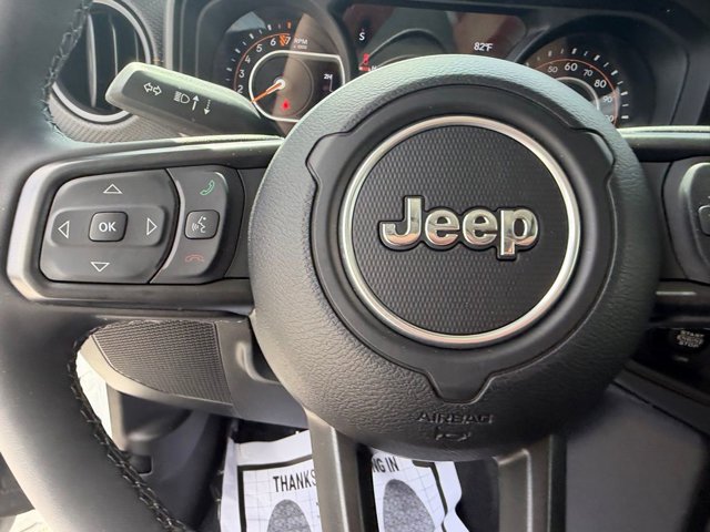 Used 2025 Jeep Gladiator - photo 20