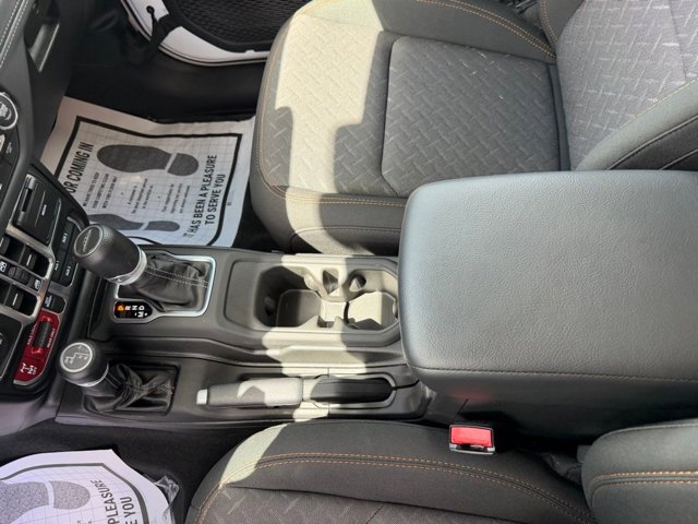 Used 2025 Jeep Gladiator - photo 25
