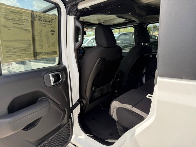 Used 2025 Jeep Gladiator - photo 29