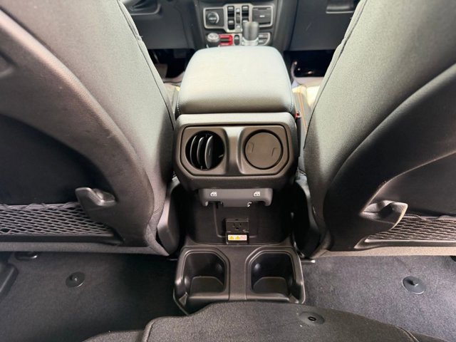 Used 2025 Jeep Gladiator - photo 33
