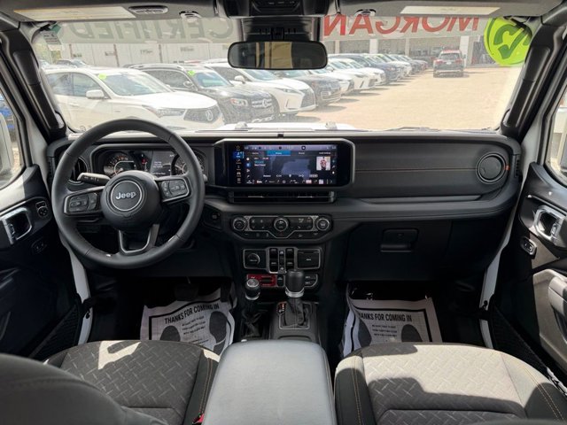 Used 2025 Jeep Gladiator - photo 34