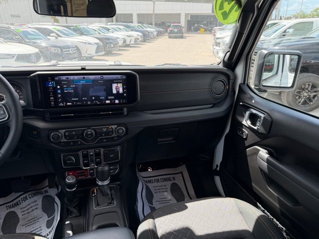 Used 2025 Jeep Gladiator - photo 36