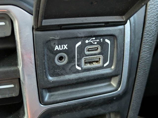 Used 2020 Jeep Gladiator - photo 6