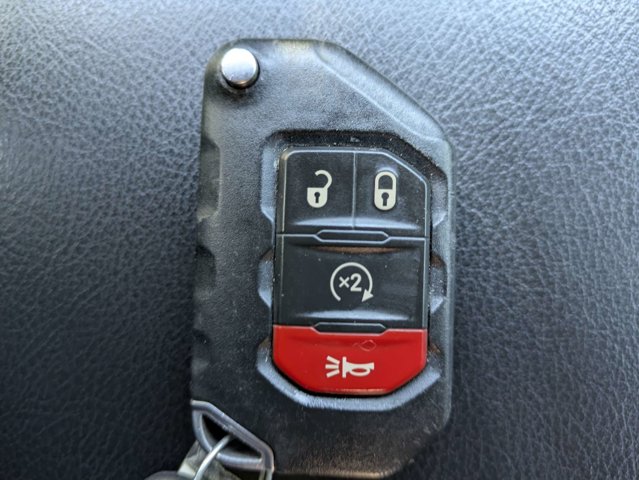 Used 2020 Jeep Gladiator - photo 15
