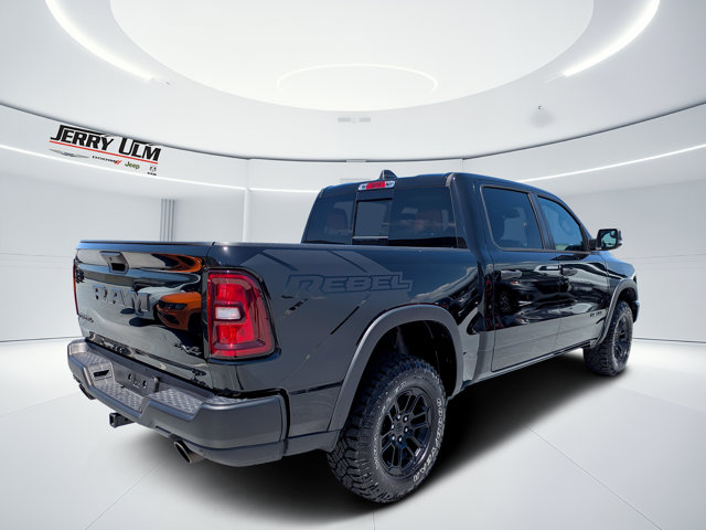 Used 2025 Ram 1500 - photo 2