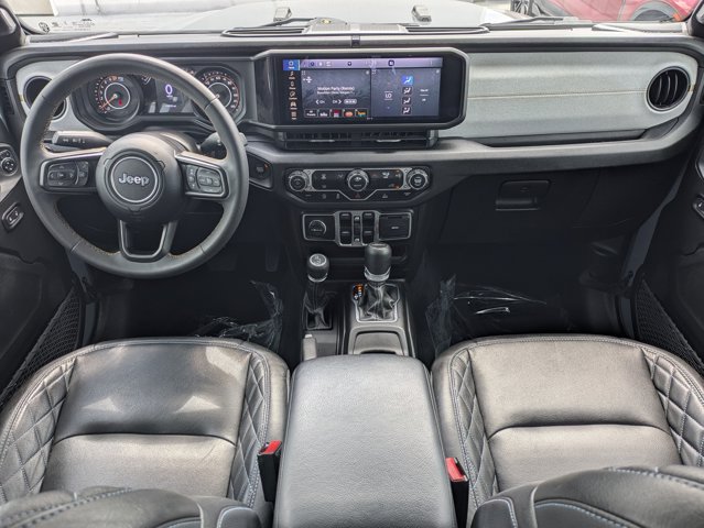 Used 2024 Jeep Gladiator - photo 17