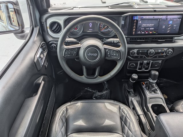 Used 2024 Jeep Gladiator - photo 18