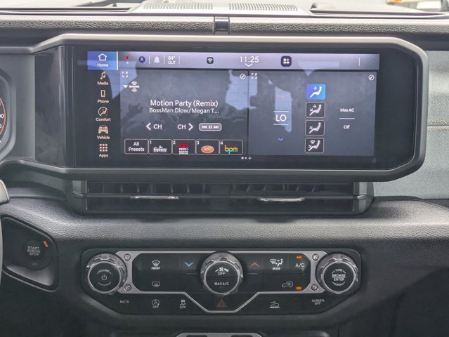 Used 2024 Jeep Gladiator - photo 20