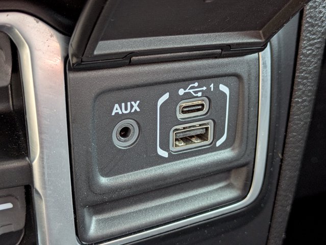 Used 2024 Jeep Gladiator - photo 24