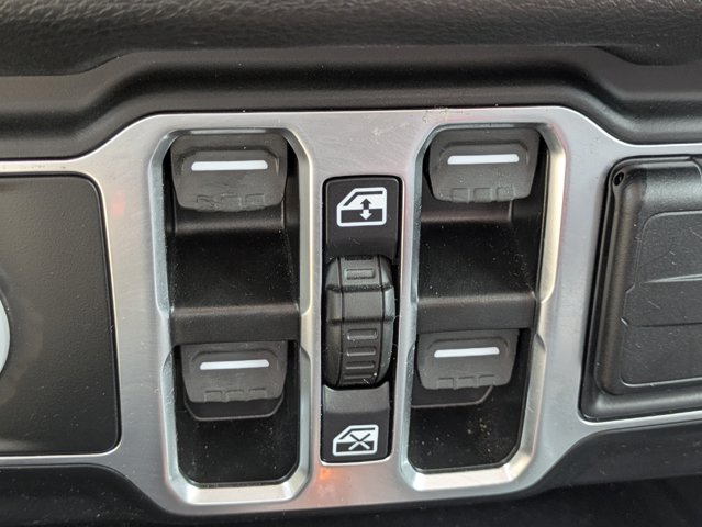 Used 2024 Jeep Gladiator - photo 25
