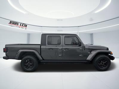 2022 Jeep Gladiator Crew Cab 4WD Pickup for sale #N232984A - photo 2