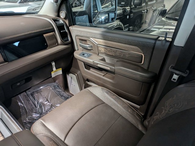 Used 2025 Ram 3500 - photo 16