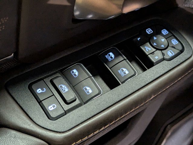 Used 2025 Ram 3500 - photo 22