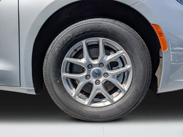Used 2024 Chrysler Pacifica - photo 23