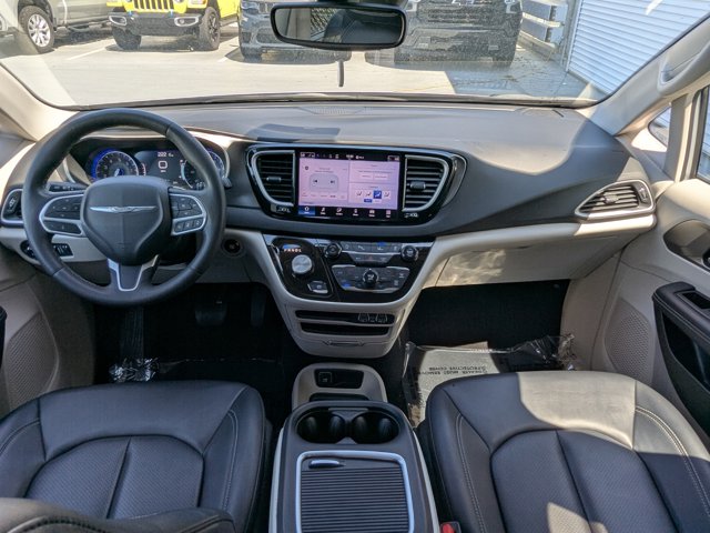 Used 2024 Chrysler Pacifica - photo 29