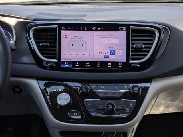 Used 2024 Chrysler Pacifica - photo 2