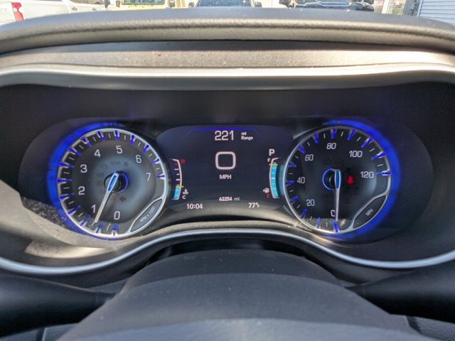 Used 2024 Chrysler Pacifica - photo 12