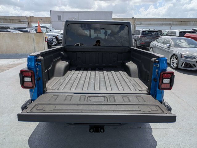 Used 2025 Jeep Gladiator - photo 14