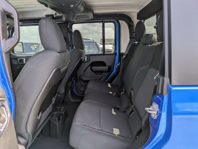Used 2025 Jeep Gladiator - photo 15