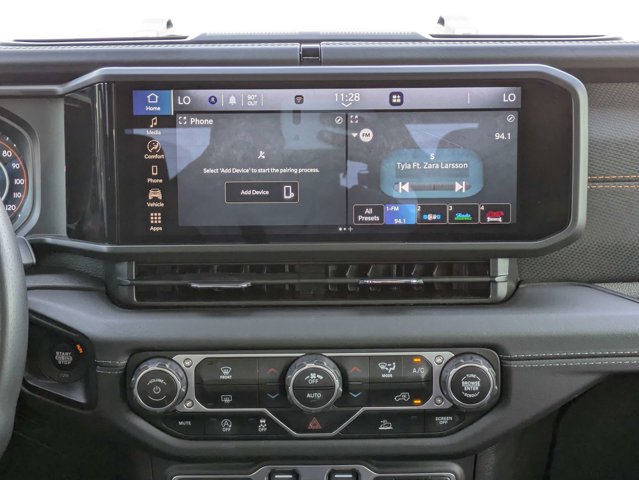 Used 2025 Jeep Gladiator - photo 20