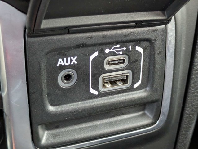 Used 2025 Jeep Gladiator - photo 24