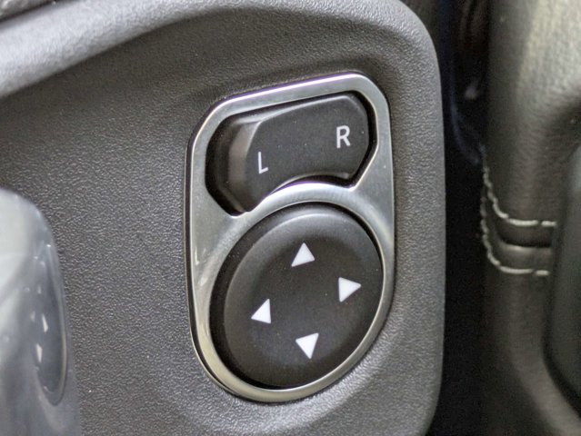 Used 2025 Jeep Gladiator - photo 26