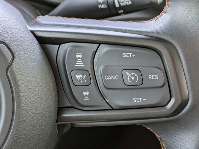 Used 2025 Jeep Gladiator - photo 29