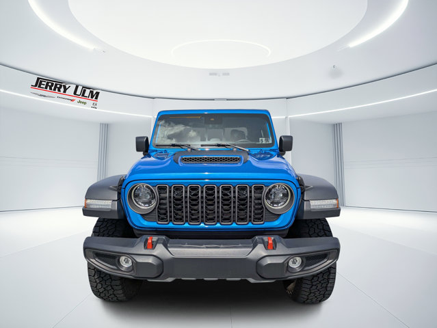 Used 2025 Jeep Gladiator - photo 10