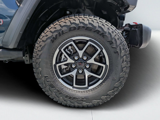 Used 2025 Jeep Gladiator - photo 12