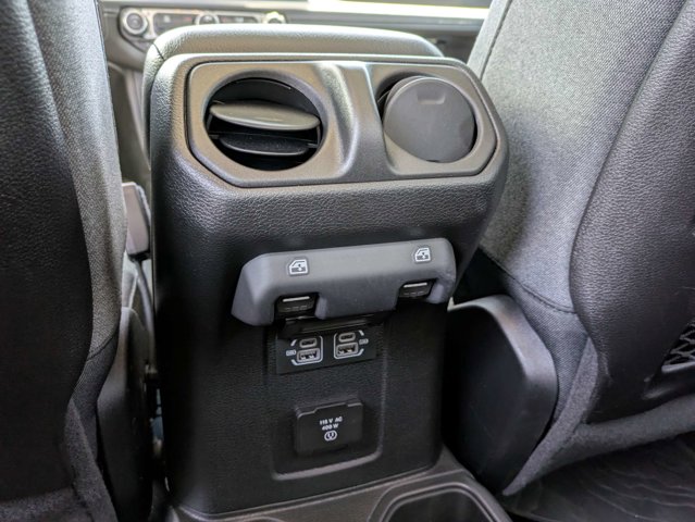 Used 2025 Jeep Gladiator - photo 16