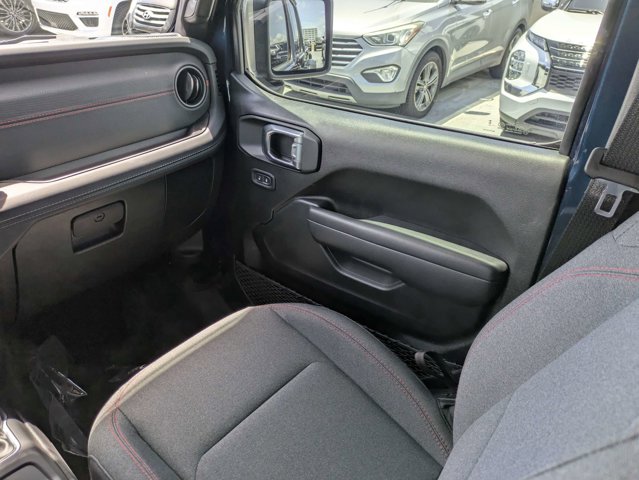 Used 2025 Jeep Gladiator - photo 19