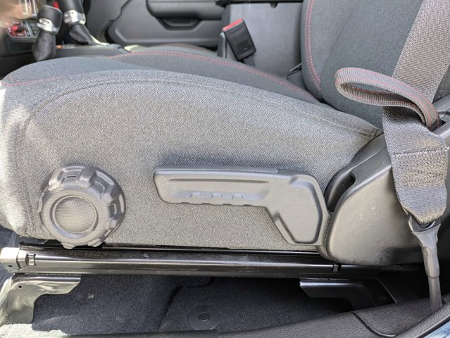 Used 2025 Jeep Gladiator - photo 22